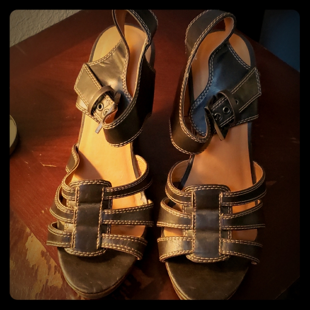 Classified 7.5 brown wedge